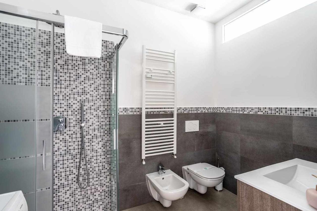 Milano City Apartments - Parking And Comfort - Spacious Apt Up To 8 Pax Exterior photo